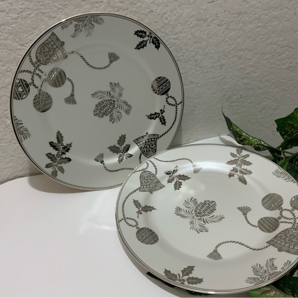 New set of 2 Mikasa  holiday gala salad plates 9” silver white